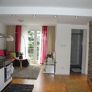 verificați disponibilitatea